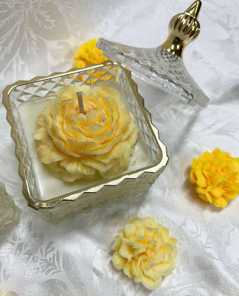 Floral top candle - embossed jar